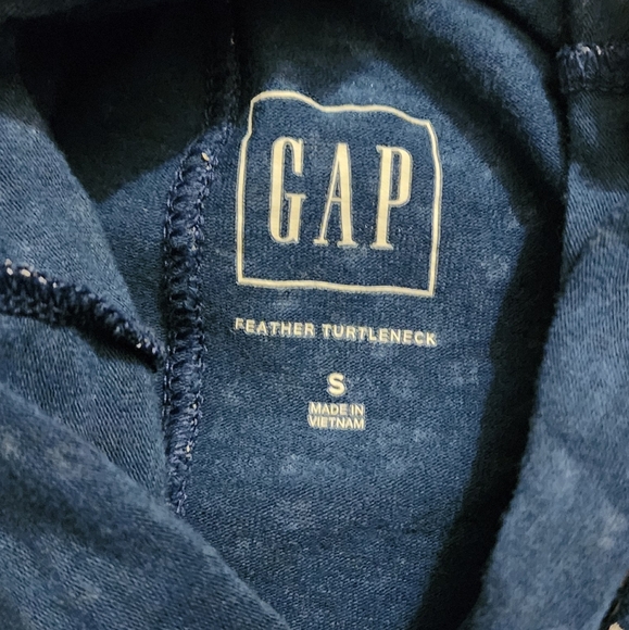 NEW Gap Feather Light Cotton Blend Stretch Turtleneck Floral Print Small NWT - Picture 3 of 6